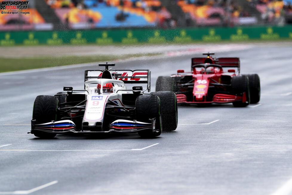 Nikita Masepin (Haas) und Charles Leclerc (Ferrari) 