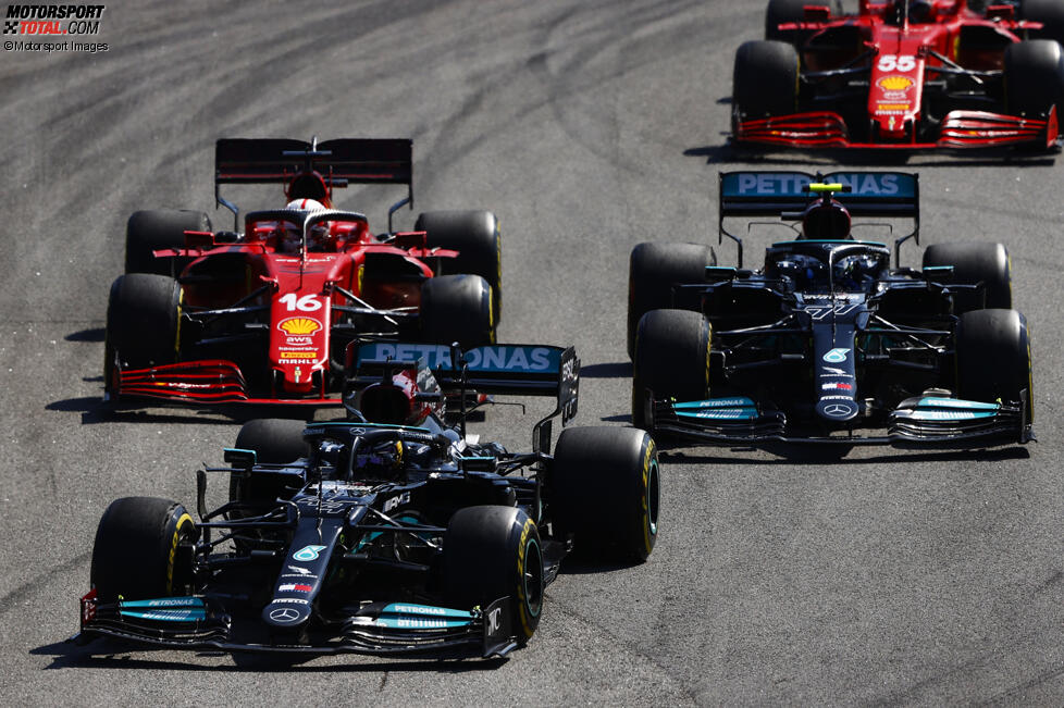 Lewis Hamilton (Mercedes), Valtteri Bottas (Mercedes), Charles Leclerc (Ferrari) und Carlos Sainz (Ferrari) 