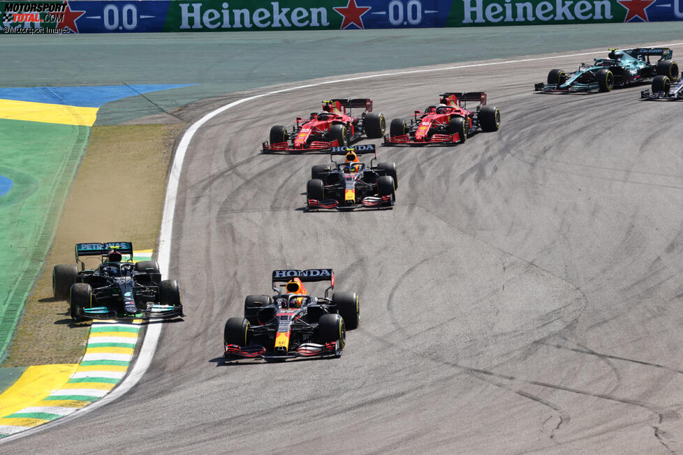 Max Verstappen (Red Bull), Valtteri Bottas (Mercedes), Sergio Perez (Red Bull), Charles Leclerc (Ferrari) und Carlos Sainz (Ferrari) 