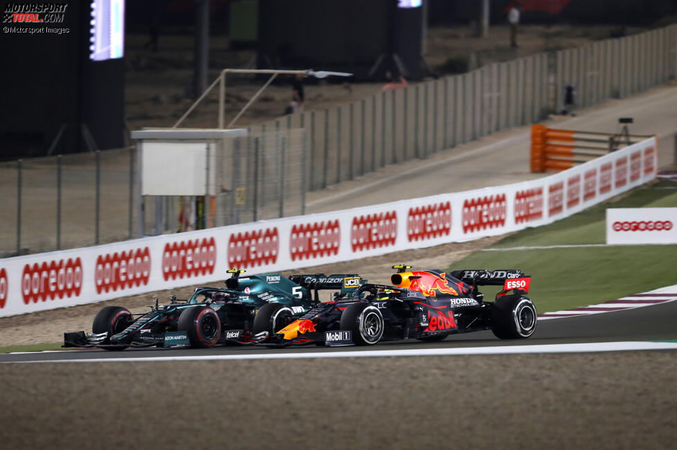 Sebastian Vettel (Aston Martin) und Sergio Perez (Red Bull) 