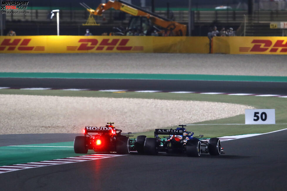 Fernando Alonso (Alpine) und Sergio Perez (Red Bull) 