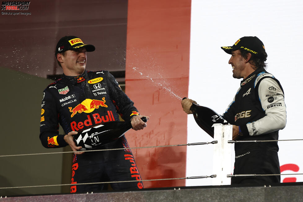 Max Verstappen (Red Bull) und Fernando Alonso (Alpine) 