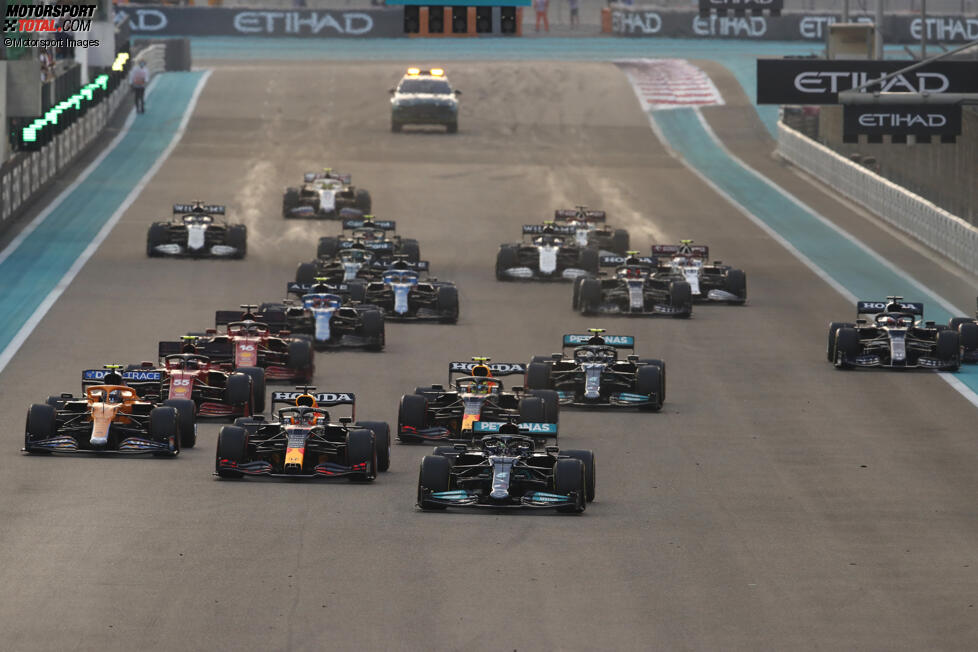 Lewis Hamilton (Mercedes), Max Verstappen (Red Bull), Sergio Perez (Red Bull) und Lando Norris (McLaren) 