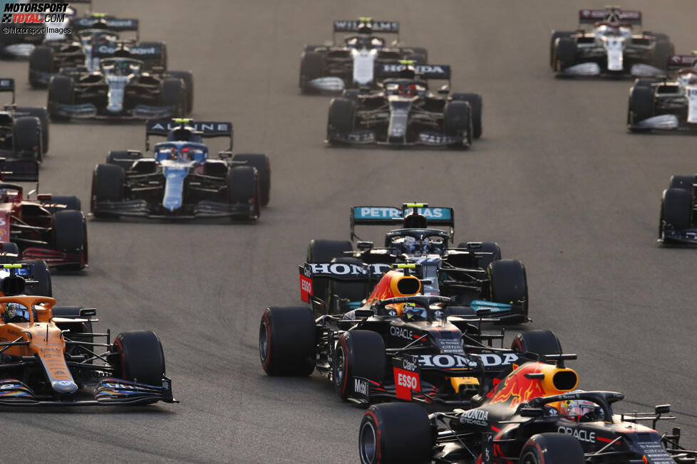 Max Verstappen (Red Bull), Sergio Perez (Red Bull), Lando Norris (McLaren) und Valtteri Bottas (Mercedes) 