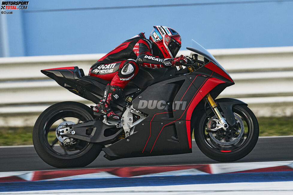 Michele Pirro testet das MotoE-Bike von Ducati
