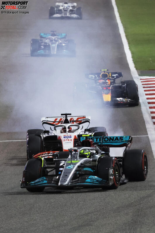 Lewis Hamilton (Mercedes), Kevin Magnussen (Haas) und Sergio Perez (Red Bull) 