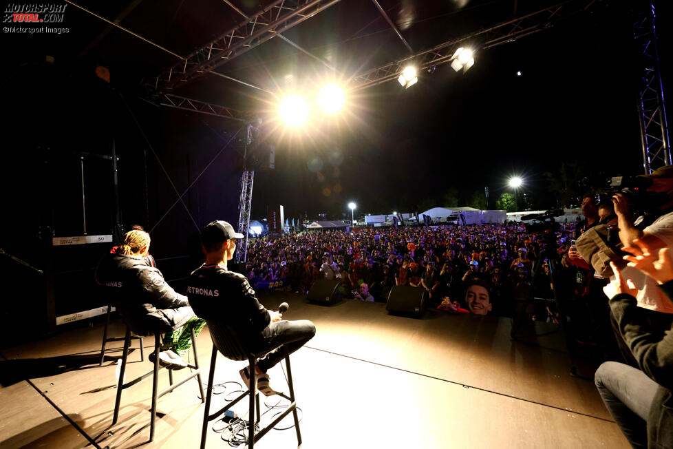 Lewis Hamilton (Mercedes) und George Russell (Mercedes) 