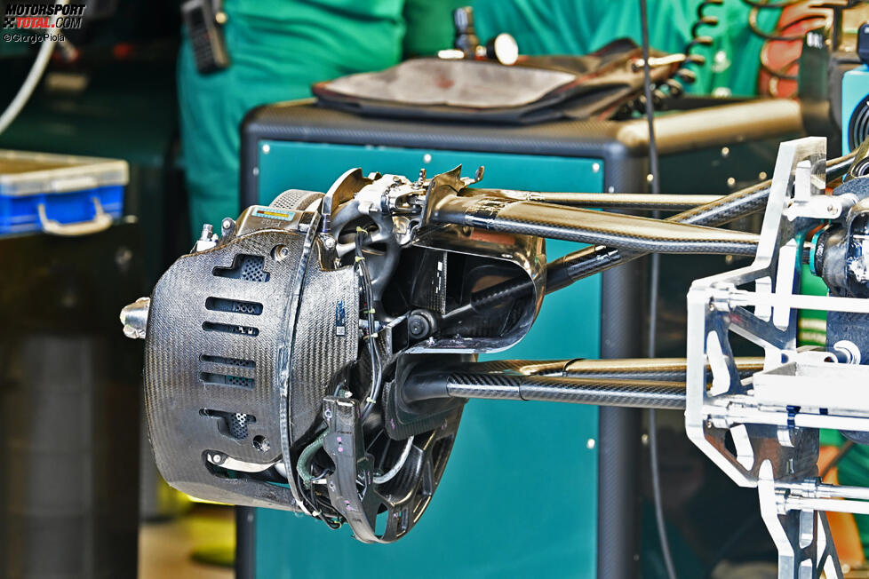 Aston Martin AMR22