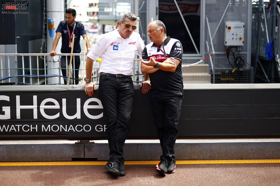 Haas-Teamchef Günther Steiner mit Alfa-Romeo-Teamchef Frederic Vasseur
