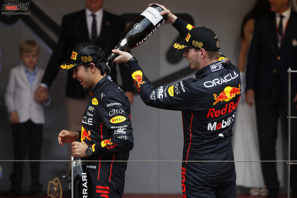 Max Verstappen (Red Bull) und Sergio Perez (Red Bull) 