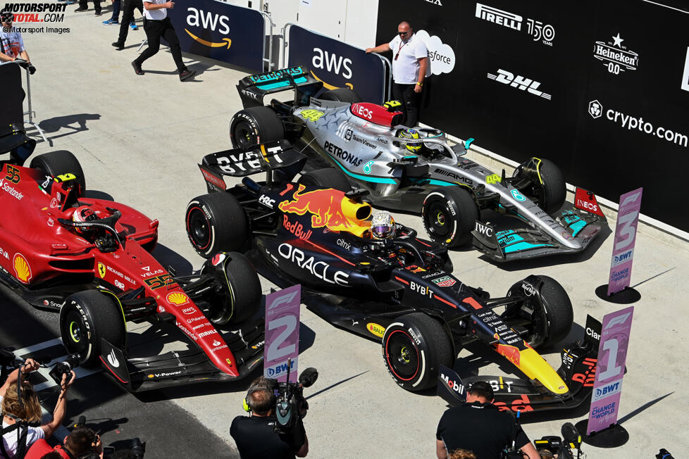 Carlos Sainz (Ferrari), Max Verstappen (Red Bull) und Lewis Hamilton (Mercedes) 