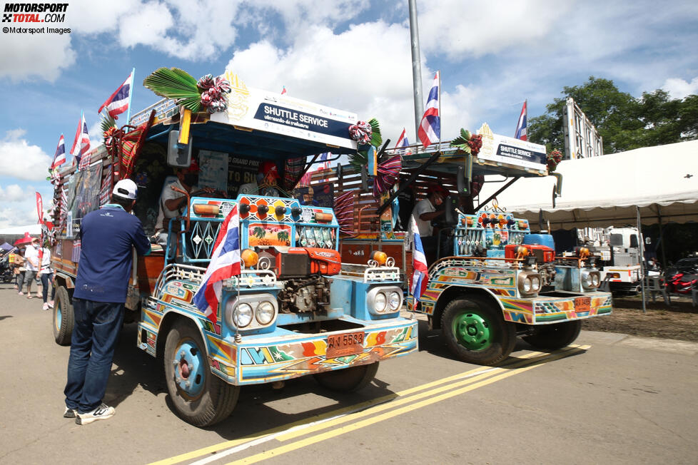 Fans in Thailand