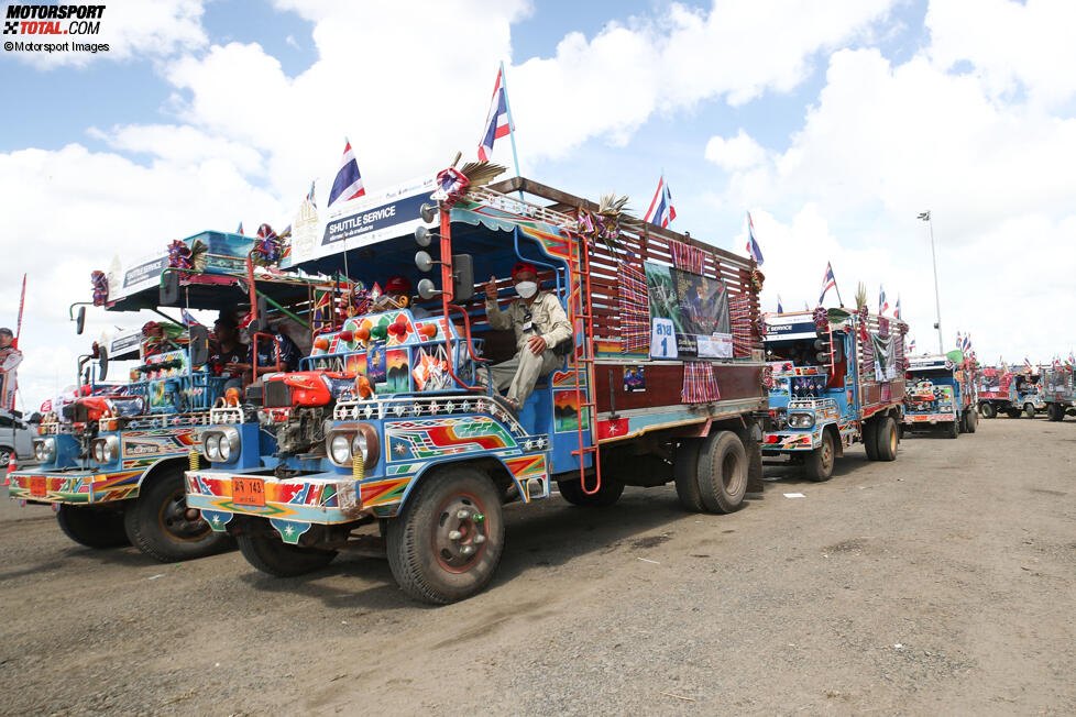 Fans in Thailand