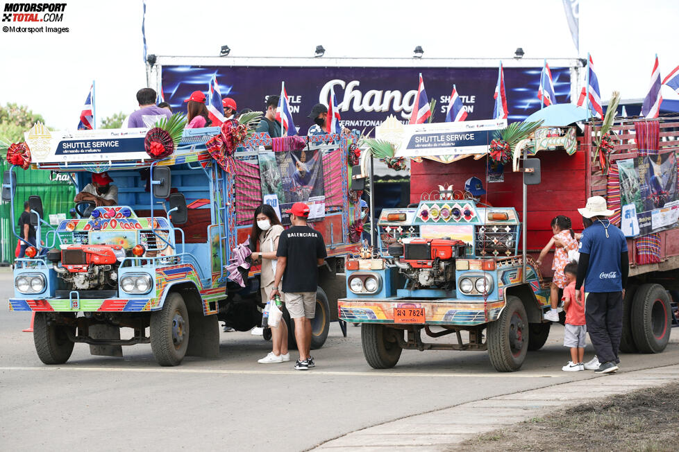 Fans in Thailand