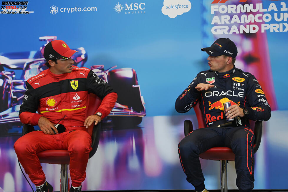 Carlos Sainz (Ferrari) und Max Verstappen (Red Bull) 