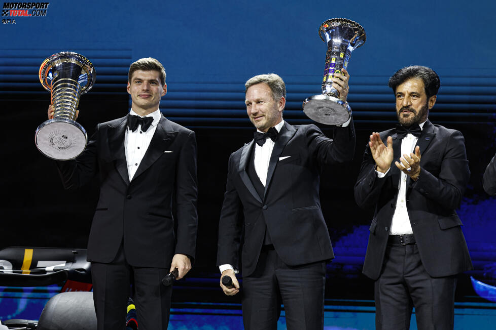 Max Verstappen, Christian Horner (Red Bull) und Mohammed bin Sulayem (FIA)