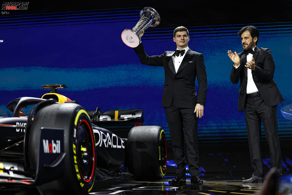 Max Verstappen (Red Bull) und Mohammed bin Sulayem (FIA)