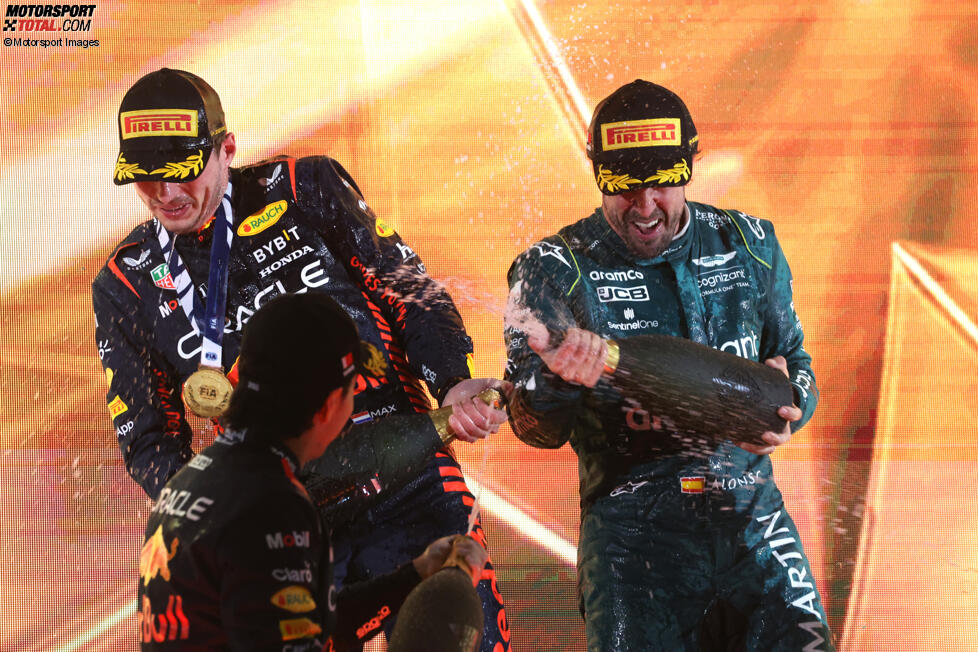 Max Verstappen (Red Bull), Sergio Perez (Red Bull) und Fernando Alonso (Aston Martin) 
