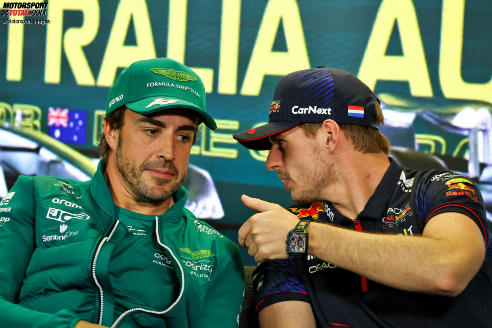 Fernando Alonso (Aston Martin) und Max Verstappen (Red Bull) 