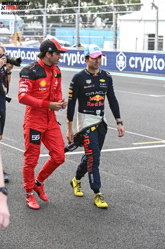 Carlos Sainz (Ferrari) und Sergio Perez (Red Bull) 
