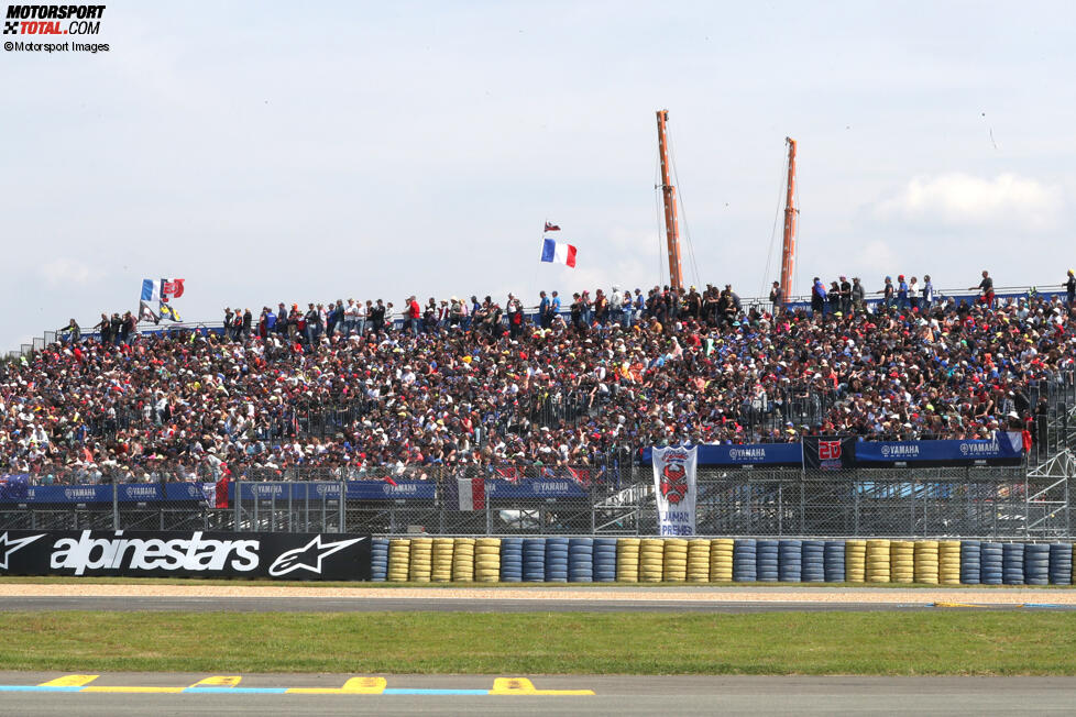 Fans in Le Mans