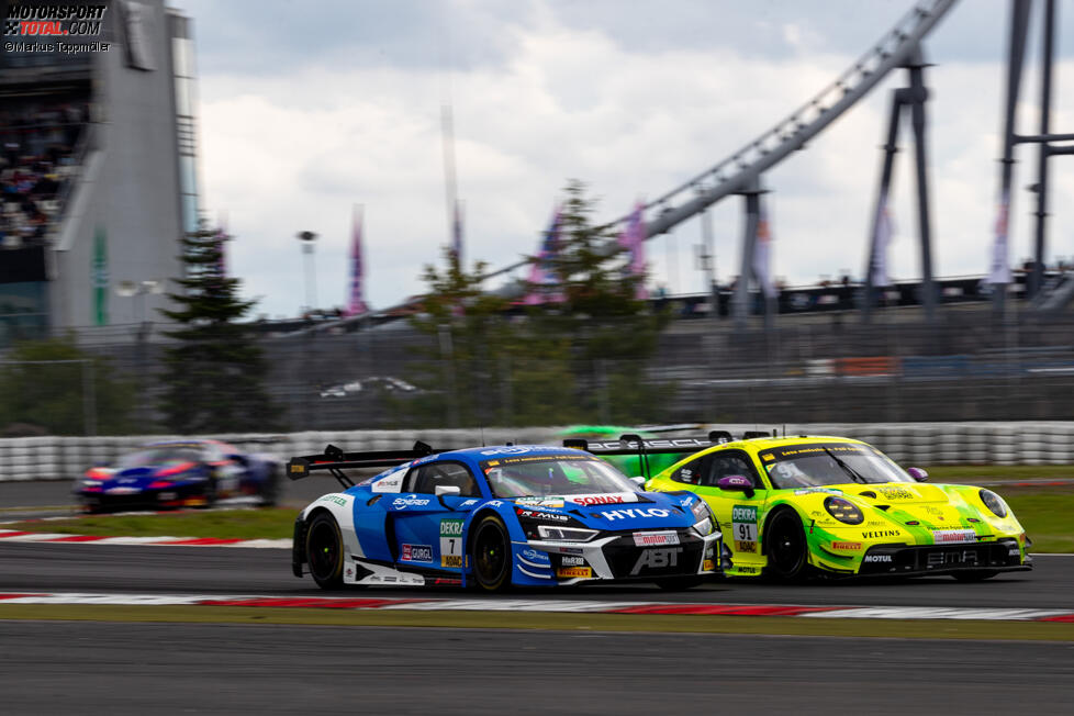 Ricardo Feller (Abt-Sportsline-Audi) und Thomas Preining (Manthey-EMA-Porsche) 