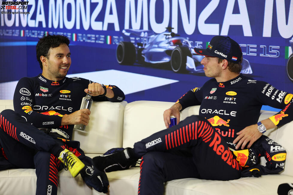 Sergio Perez (Red Bull) und Max Verstappen (Red Bull) 