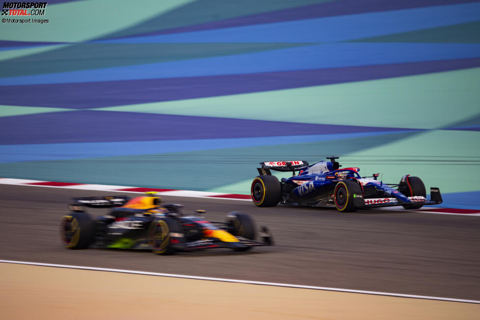 Sergio Perez (Red Bull) und Daniel Ricciardo (Racing Bulls) 