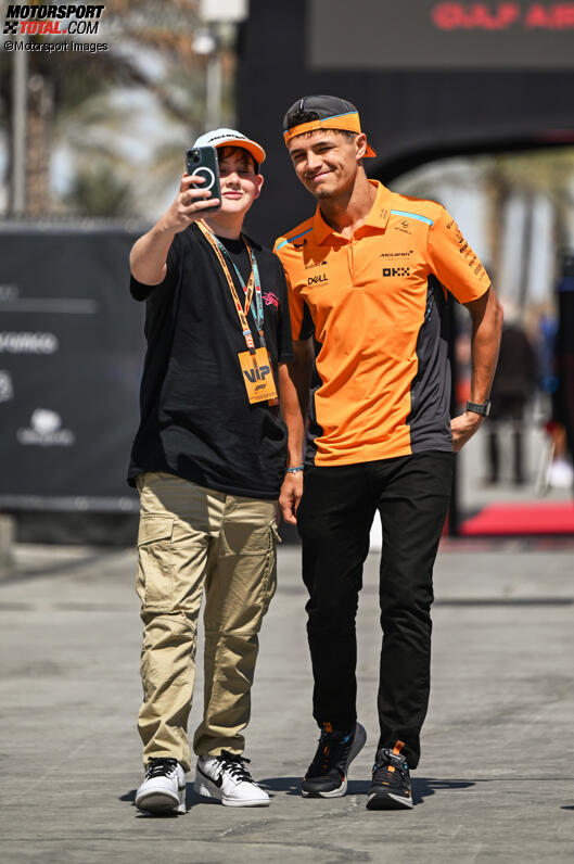 Lando Norris (McLaren) mit Fan