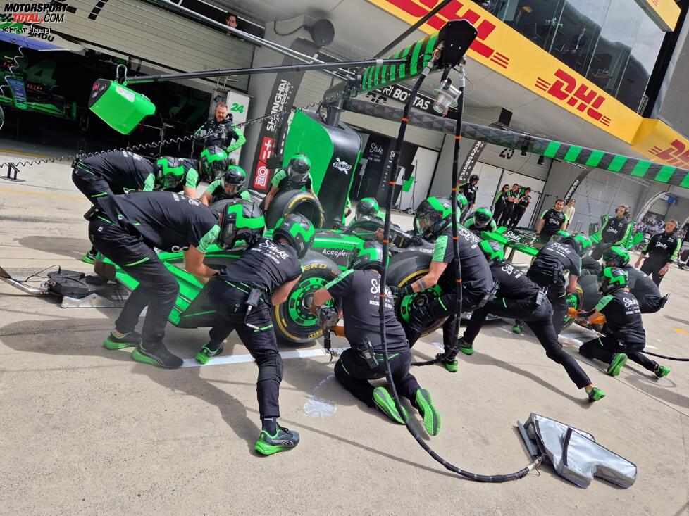Boxenstopp-Training bei Sauber