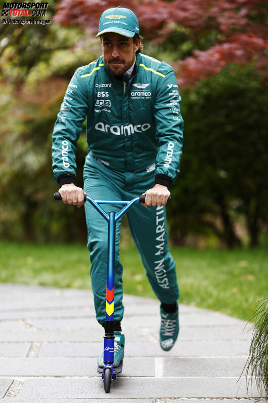 Fernando Alonso (Aston Martin) 