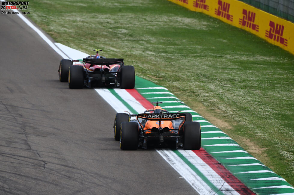 Carlos Sainz (Ferrari) und Oscar Piastri (McLaren) 