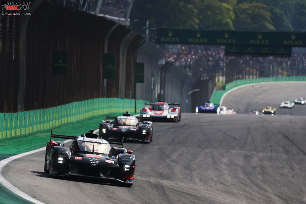 Mike Conway, Kamui Kobayashi und Nyck de Vries 