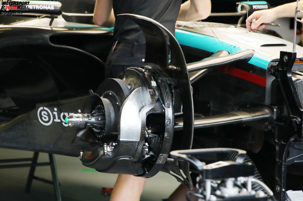 Mercedes W15