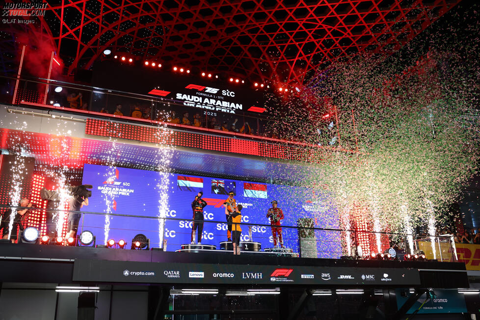 Oscar Piastri (McLaren), Max Verstappen (Red Bull) und Charles Leclerc (Ferrari) 