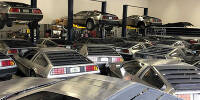 Fotostrecke: Wieso sich in dieser Garage 17 DeLorean DMC-12 stapeln?!