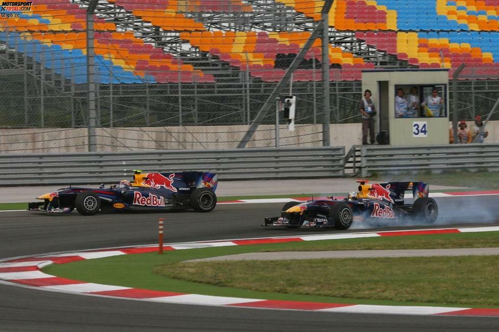 Kurve zwölf: Nach der Berührung mit Mark Webber schlittert Sebastian Vettel geradeaus in die Kurve...