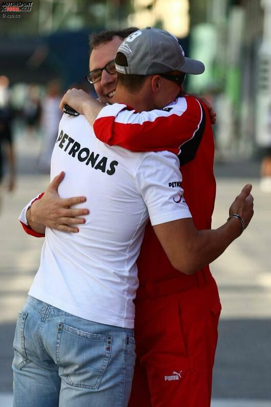 Auf der Rennstrecke zwar inzwischen Rivalen, abseits davon aber immer noch Freunde: Schumacher und sein früherer Ferrari-Ingenieur Stefano Domenicali, inzwischen Teamchef der Scuderia, kommen weiterhin gut miteinander aus.