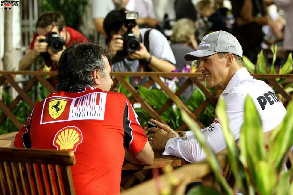 Besuch bei alten Freunden: Michael Schumacher hat zu vielen Ferrari-Mitarbeitern immer noch ein gutes Verhältnis.