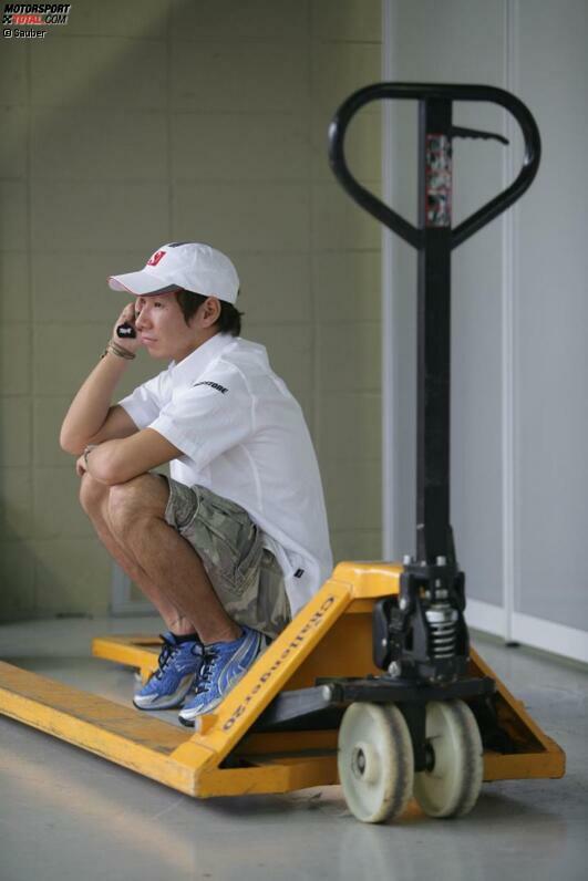In Suzuka war das Interesse an Kamui Kobayashi noch riesengroß, in São Paulo hingegen hatte er - genau ein Jahr nach seinem ersten Renneinsatz - viel Zeit für sich selbst. Was sich seit der Formel-1-Premiere geändert hat? 