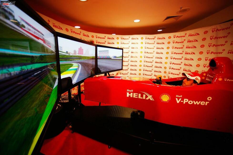 Im Shell-Simulator hatte Fernando Alonso noch das Nachsehen gegenüber Felipe Massa, auf der Strecke war er dann aber klar der schnellere Ferrari-Pilot.
