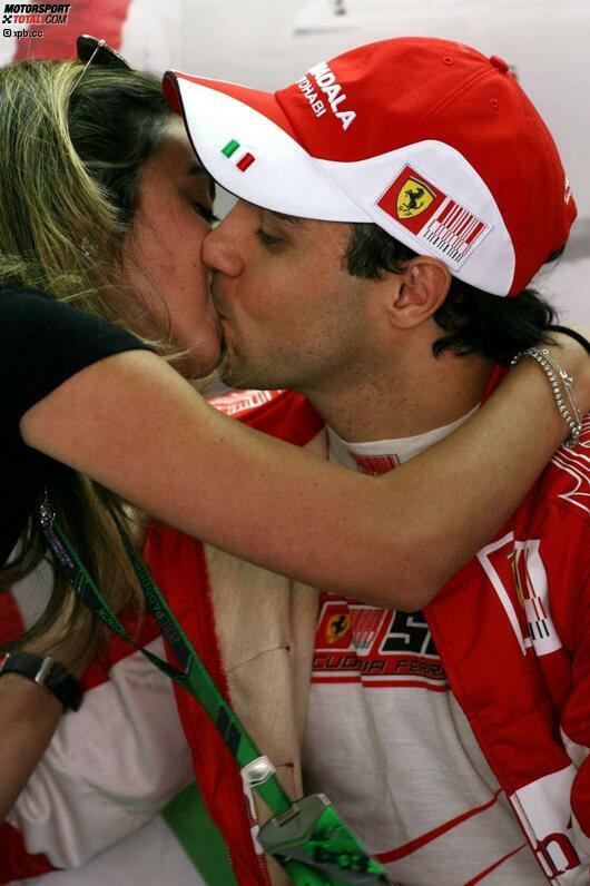 Ein Küsschen für Felipe Massa von Ehefrau Rafaela. Aber auch der dritte Brasilianer im Bunde ging leer aus.