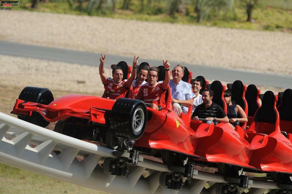 Die schnellste Achterbahn der Welt steht nicht mehr am Nürburgring, sondern in der Ferrari-World in Abu Dhabi. Eingeweiht wurde sie von Fernando Alonso und Felipe Massa. Alonso konnte lachen, als der Zug langsam war, aber bei voller Fahrt stand ihm die nackte Angst ins Gesicht geschrieben! Von wegen furchtlose Formel-1-Haudegen...