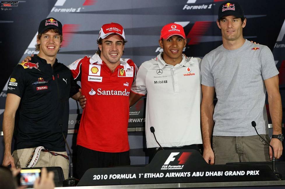 Auf in den Kampf: Sebastian Vettel, Fernando Alonso, Lewis Hamilton und Mark Webber hatten vor dem Saisonfinale noch WM-Chancen. Webber lächelte schon am Donnerstag leicht verkrampft - und am Ende lächelte sowieso nur noch Vettel.