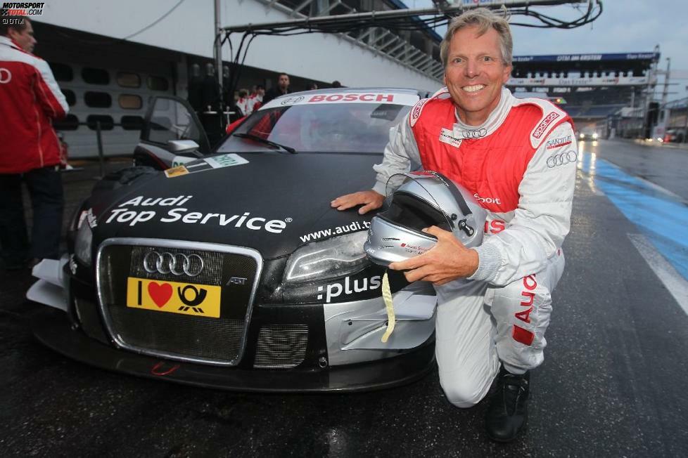 Segler Jochen Schümann drehte seine Runden im DTM-Renntaxi...