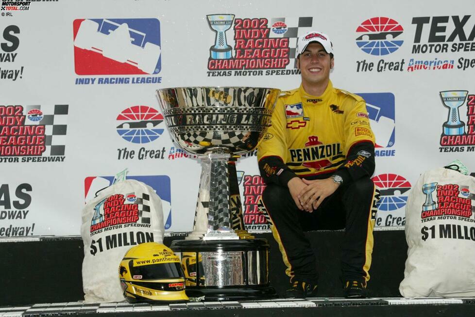 Sam Hornish Jr. und der Meisterpokal in Texas 2002. Es war die bislang letzte IndyCar-Trophäe für Chevrolet. Was kann Chevy nach seiner IndyCar-Rückkehr erreichen? 