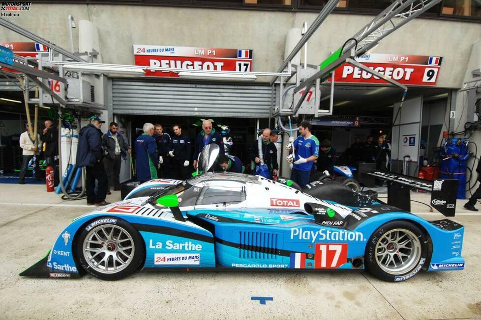 Zwischen die Werksaustos von Audi und Peugeot mischt sich 2009 ein grün-blauer Farbtupfer. Le-Mans-Legende Henri Pescarolo, der 2010 erstmals seit 33 Jahren nicht teilnehmen wird, darf einen Kunden-Peugeot 908 HDi FAP einsetzen. Doch die Mannschaft des Franzosen hat viel Pech.