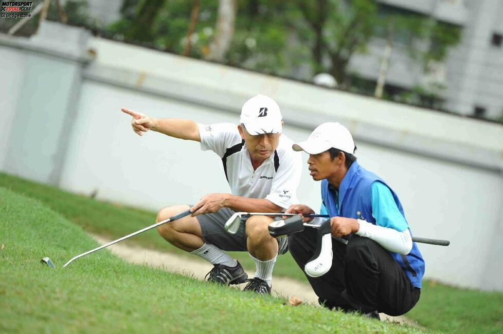 Bridgestone veranstaltete vor dem Grand Prix anlässlich des zehnjährigen Jubiläums von Bridgestone Malaysia ein Golfturnier für einen guten Zweck, das sich viele Formel-1-Stars nicht entgehen ließen. Austragungsort war der Golf- und Countryclub in Saujana, insgesamt kamen 4.000 Euro für den Umweltschutz zusammen.

Zu den begeistertsten Spielern gehörte Hiroshi Yasukawa, Bridgestones Sportchef. Der eigentliche Sieger war aber der wohlhabende Golfer, der nach dem Turnier eine von Rubens Barrichello, Mark Webber und Heikki Kovalainen signierte Golftasche ersteigerte.