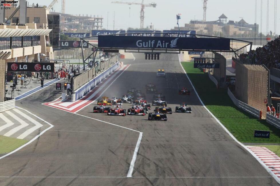 Endlich: Nach viereinhalb Monaten Pause wurde am 14. März in Bahrain die neue Saison eröffnet. Sebastian Vettel erwischte den besten Start, gewinnen sollte er das Rennen aber nicht.