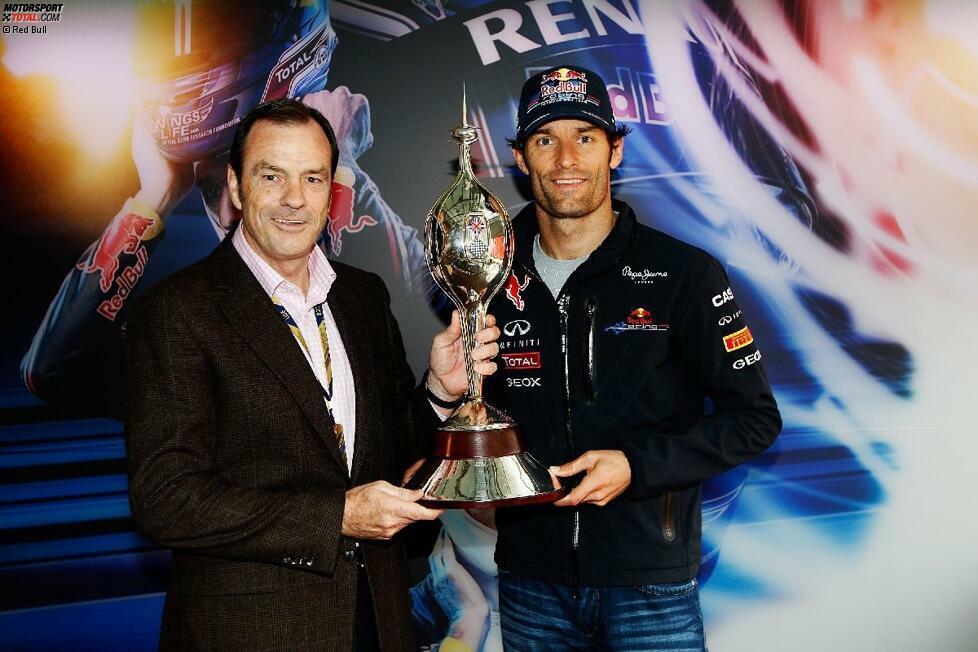 Große Ehre für Mark Webber: Für seine Saison 2010 wurde ihm die Mike-Hawthorne-Trophy überreicht, die jedes Jahr an den bestplatzierten Fahrer aus einem Commonwealth-Land geht.